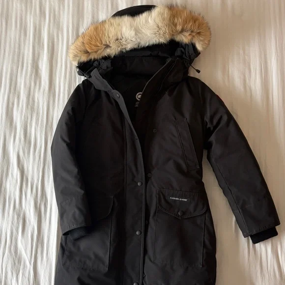 Authentic Canada Goose Trillium Black Parka with Fur - Picture 3 of 7
